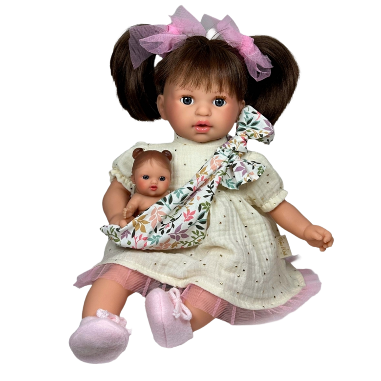 NINES D'ONIL Puppe Alex mit Baby und cremefarbenem Kleid