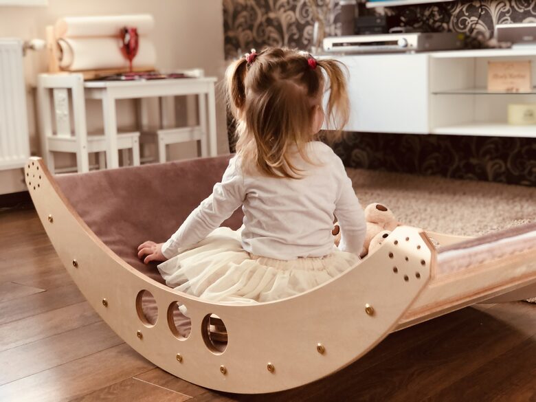 LUULA Schaukel | Klettergerüst Tio mit Matratze