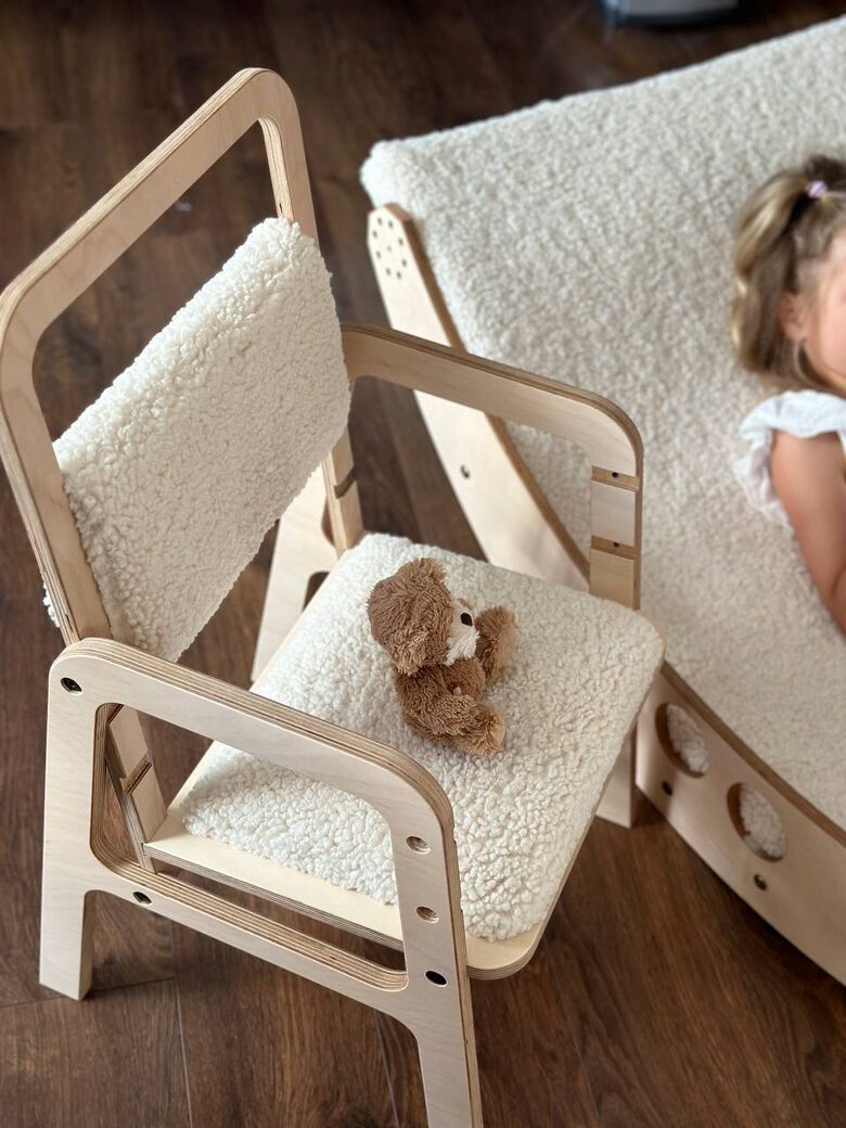 LUULA – Adjustable children’s chair “Vanilla Lamb”