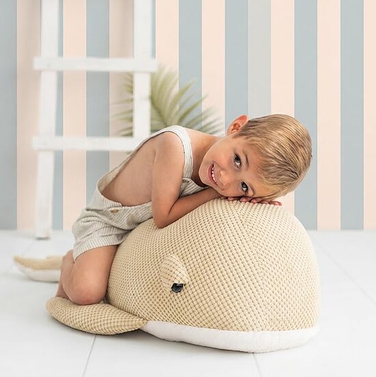 CROCHETTS Bēša Vaļa Plīša Rotaļlieta