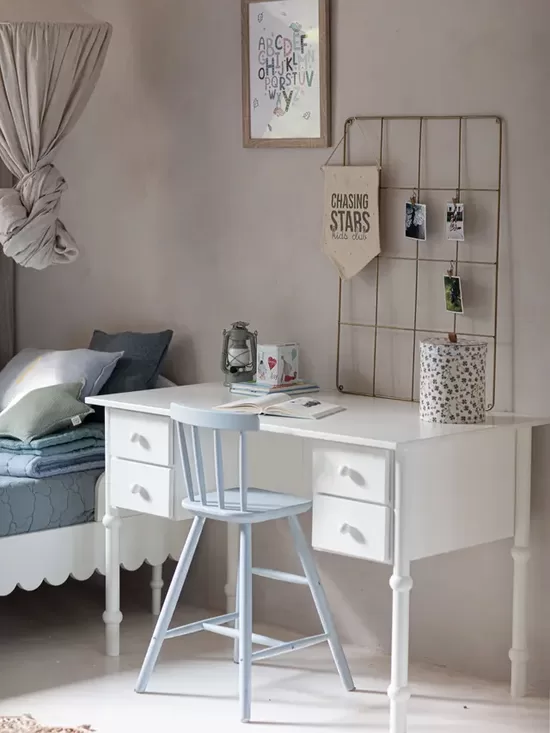 BABUSHKA Desk in Olive Green, White or Pink