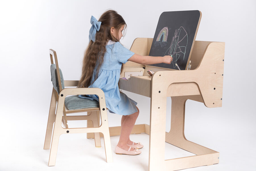 LUULA Adjustable Montessori Table and Chair Set LUULA